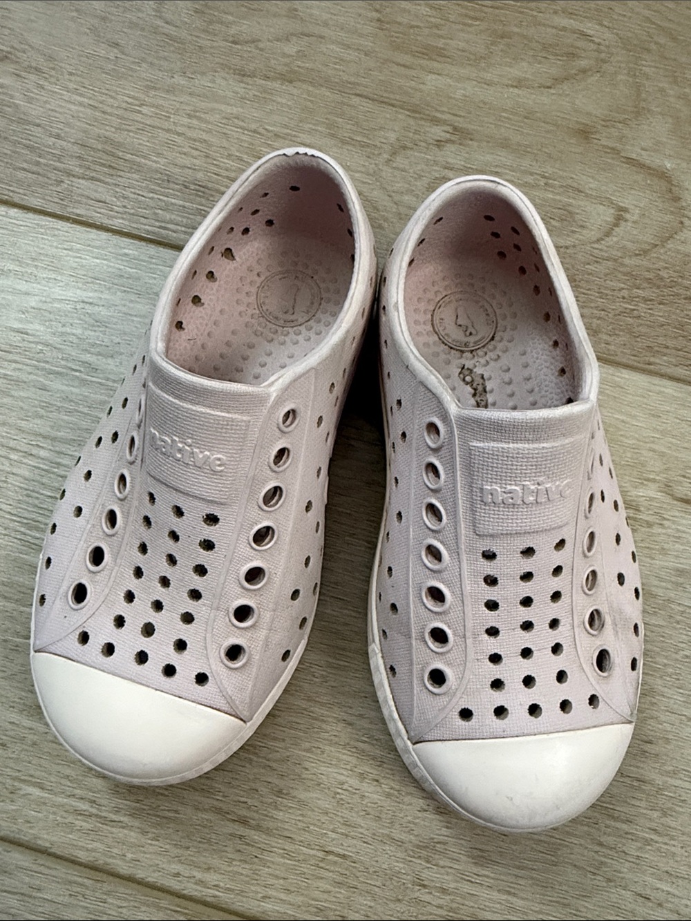 Native Slip-On Moccasins in Pale Pink and White C8